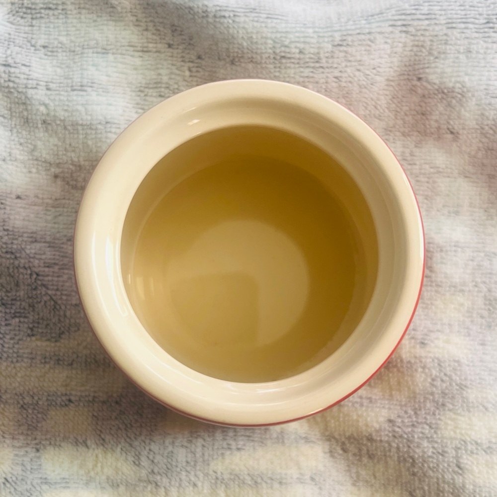 Cornishware red/cream sugar bowl Like New - Picture 3 of 4